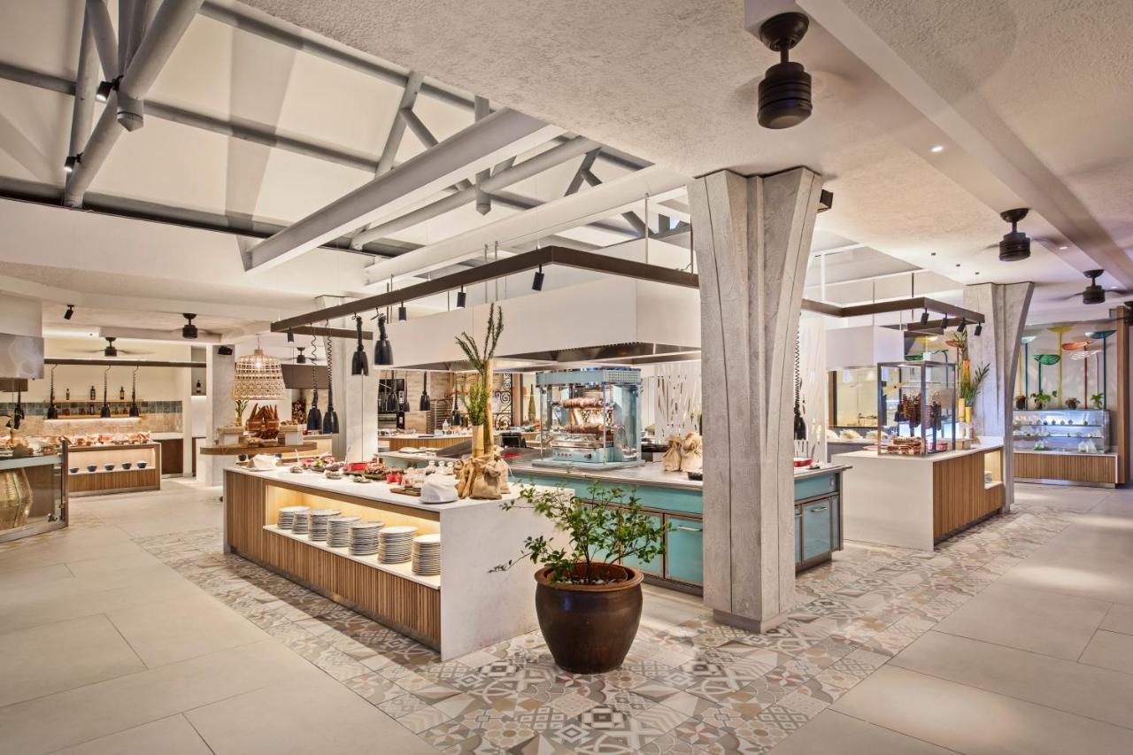 Constance Belle Mare Plage Exterior photo The buffet at the hotel