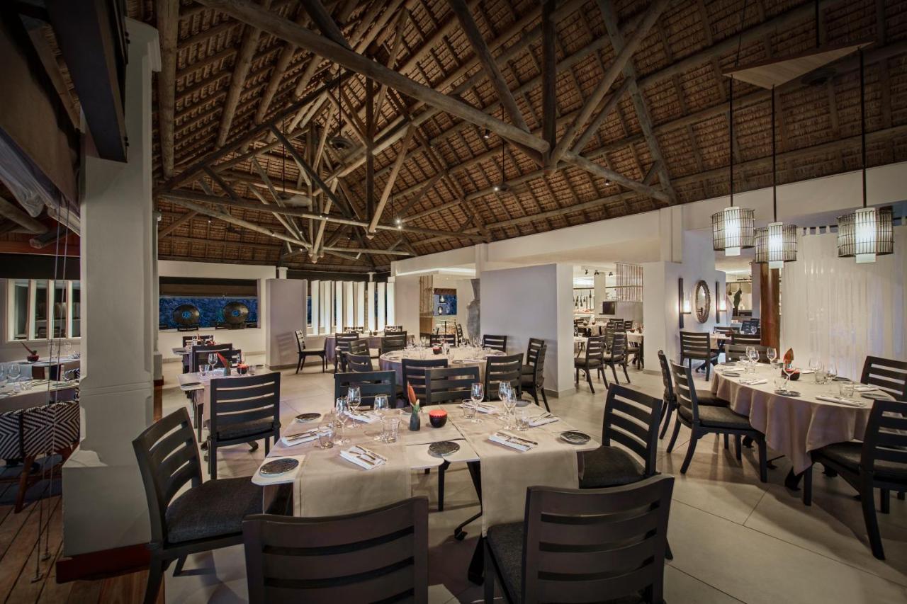 Constance Belle Mare Plage Exterior photo The restaurant at the resort